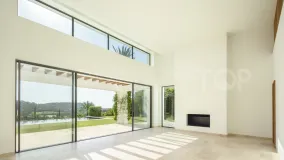 Villa for sale in Casares