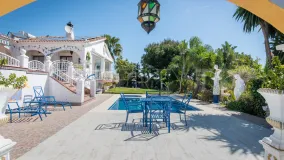 Villa with 4 bedrooms for sale in Estepona