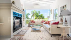 Villa with 4 bedrooms for sale in Estepona