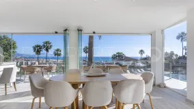 Villa for sale in La Duquesa with 6 bedrooms