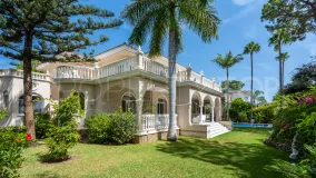 Estepona, casa a la venta con 5 dormitorios