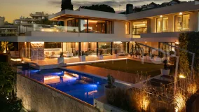Villa en venta de 7 dormitorios en Nueva Andalucia