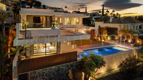 Villa en venta de 7 dormitorios en Nueva Andalucia