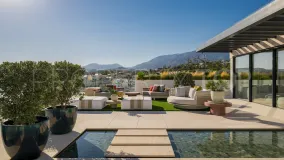 For sale Estepona Town apartment with 3 bedrooms