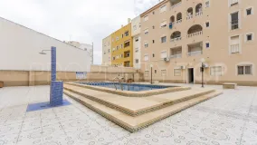 Se vende apartamento de 2 dormitorios en Torrevieja