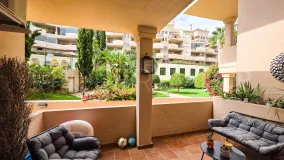 Ground floor apartment with 2 bedrooms for sale in La Duquesa