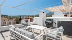 For sale town house in Aloha Pueblo with 3 bedrooms