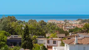 Apartamento en venta de 3 dormitorios en Estepona Este