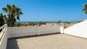 Apartamento en venta de 3 dormitorios en Estepona Este