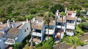 Town house for sale in La Duquesa