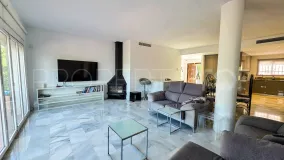 For sale semi detached villa in La Duquesa