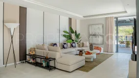 For sale 6 bedrooms villa in Paraiso Alto