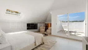 Ático en venta con 3 dormitorios en Nueva Andalucia
