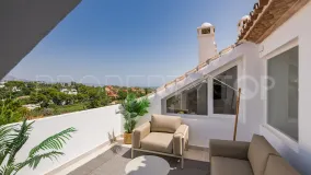 Ático en venta con 3 dormitorios en Nueva Andalucia