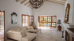 For sale villa in El Madroñal with 4 bedrooms