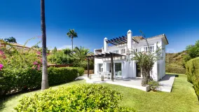 Se vende villa con 3 dormitorios en Calahonda