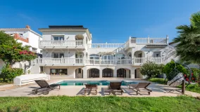 Comprar villa con 7 dormitorios en Mijas Costa