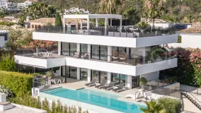 Comprar villa en Nueva Andalucia de 5 dormitorios