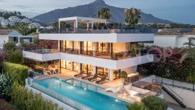 Comprar villa en Nueva Andalucia de 5 dormitorios