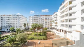Se vende apartamento con 2 dormitorios en Nueva Andalucia