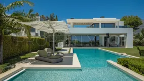 For sale villa with 5 bedrooms in Las Lomas del Marbella Club