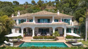 Villa for sale in Cascada de Camojan with 5 bedrooms