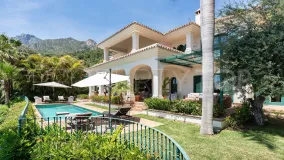 Villa for sale in Cascada de Camojan with 5 bedrooms