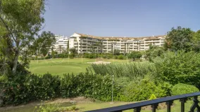 Se vende apartamento con 2 dormitorios en Guadalmina Alta