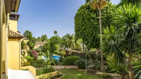 Se vende apartamento con 2 dormitorios en Guadalmina Alta