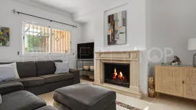 Buy town house with 4 bedrooms in La Alzambra