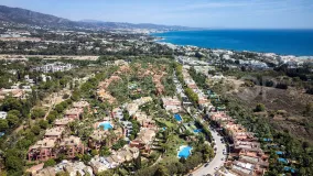 Buy town house with 4 bedrooms in La Alzambra