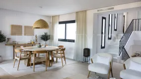 4 bedrooms town house in Aloha for sale