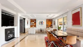 Duplex penthouse with 4 bedrooms for sale in Aloha Park