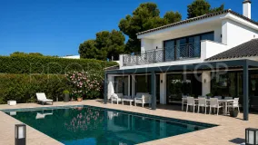 Se vende villa con 5 dormitorios en Reyes y Reinas