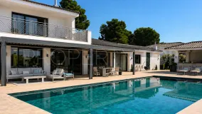 Se vende villa con 5 dormitorios en Reyes y Reinas