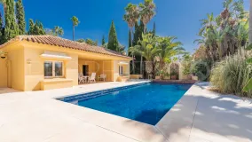 Villa for sale in Zona F with 5 bedrooms