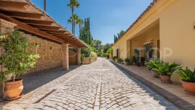 Villa for sale in Zona F with 5 bedrooms