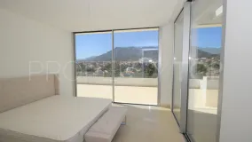 Buy Marbella City villa with 5 bedrooms