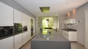 For sale 6 bedrooms villa in Guadalmina Baja