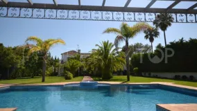 For sale 6 bedrooms villa in Guadalmina Baja