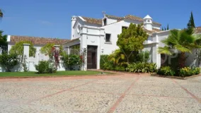 For sale 6 bedrooms villa in Guadalmina Baja
