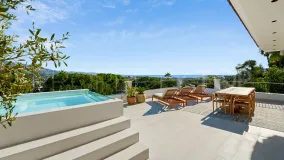Villa con 6 dormitorios en venta en Nueva Andalucia