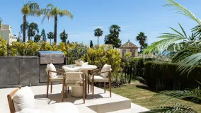 Buy town house in El Herrojo