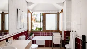 Nagüeles, villa en venta con 5 dormitorios