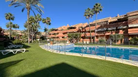 Comprar apartamento con 2 dormitorios en Marbella - Puerto Banus