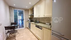 Comprar apartamento con 2 dormitorios en Marbella - Puerto Banus