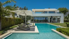 For sale villa with 5 bedrooms in Marbella Golden Mile