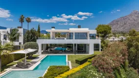 For sale villa with 5 bedrooms in Marbella Golden Mile