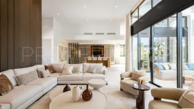 For sale Nueva Andalucia 4 bedrooms villa