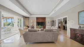 For sale 7 bedrooms villa in Nueva Andalucia